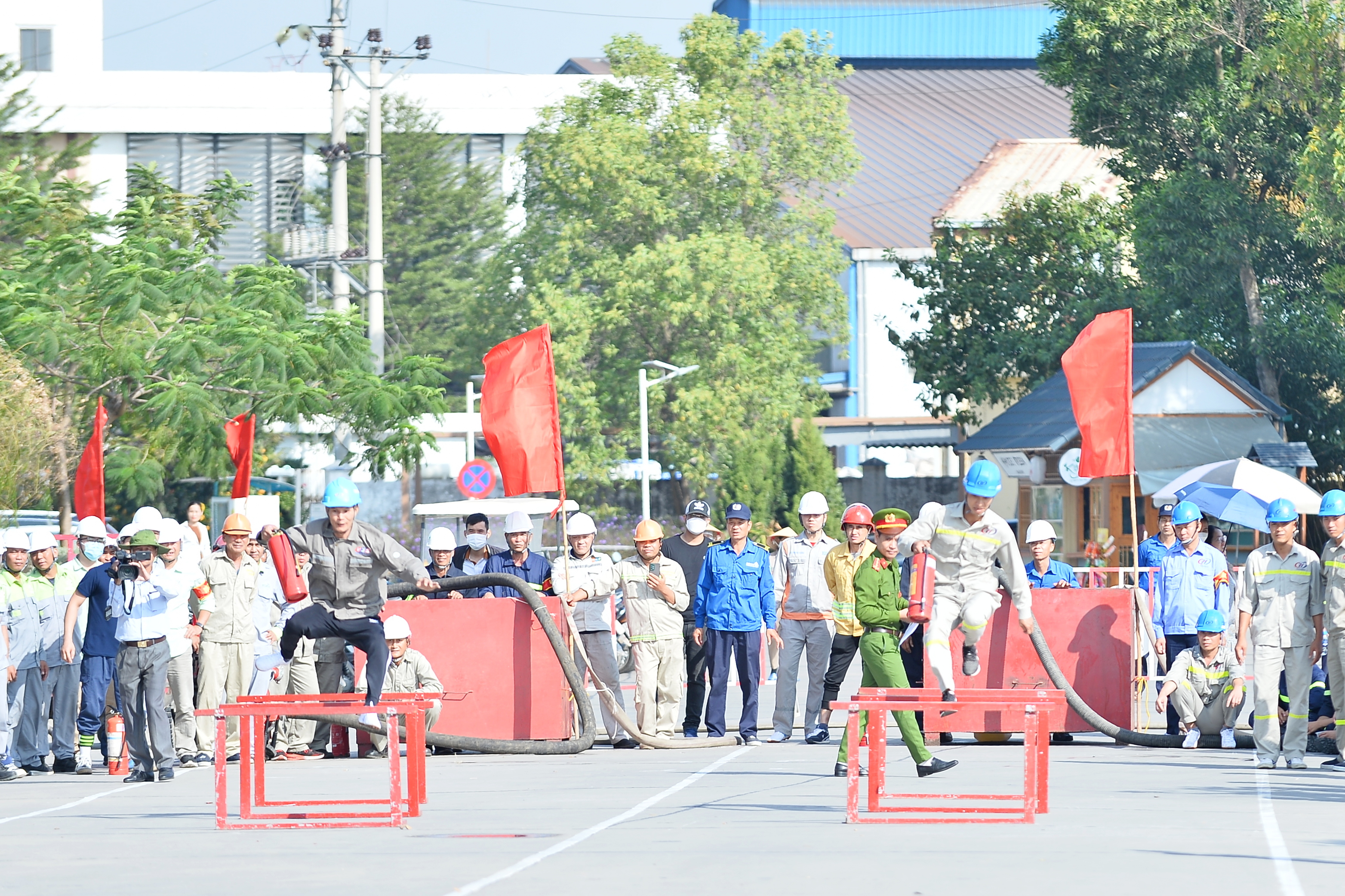 Sôi nổi Hội thao kỹ thuật chữa cháy tại Khu Công nghiệp Nam Cầu Kiền (Thủy Nguyên)